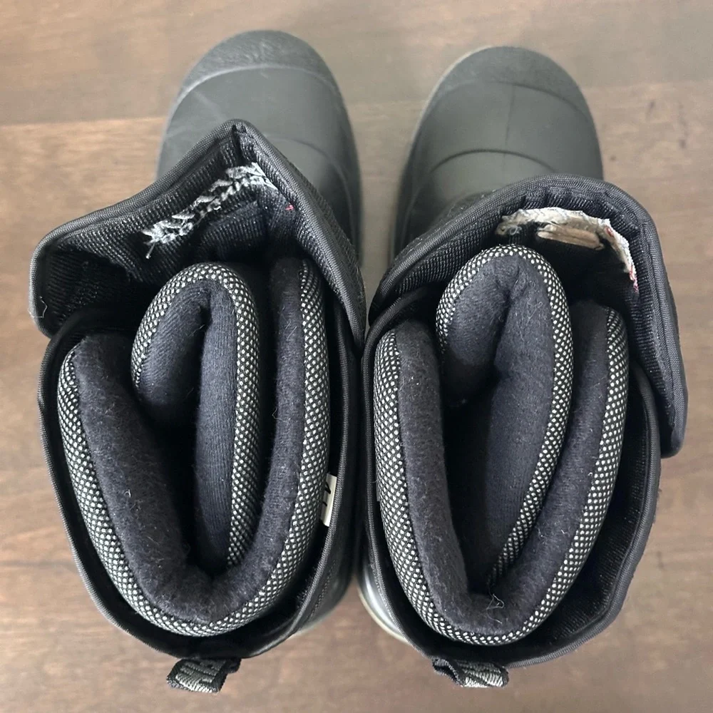 Baffin Technology Kids Size 4R Cold Weather Boots Black/gray Buckle Ski‎ Snow